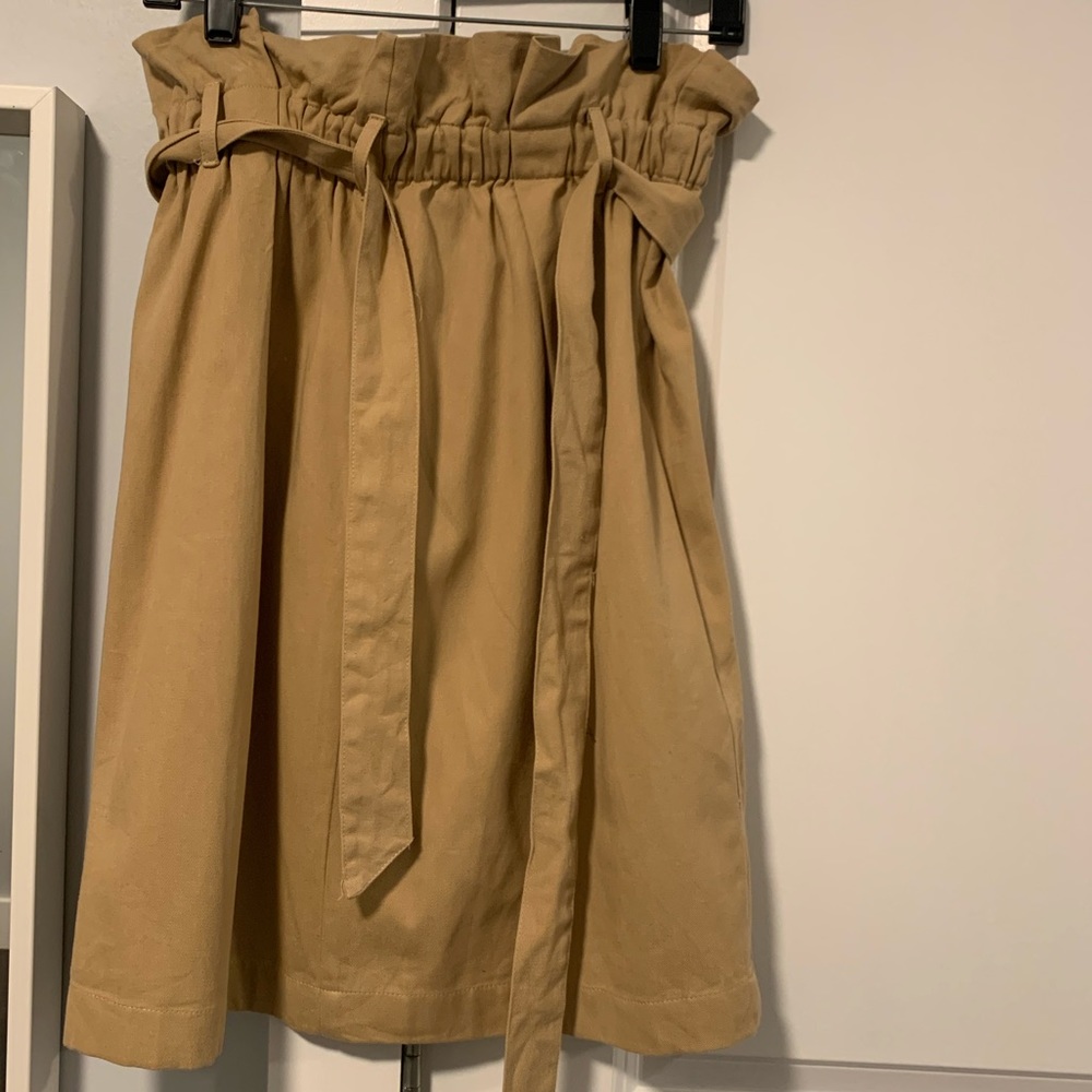NWOT Boohoo Skirt